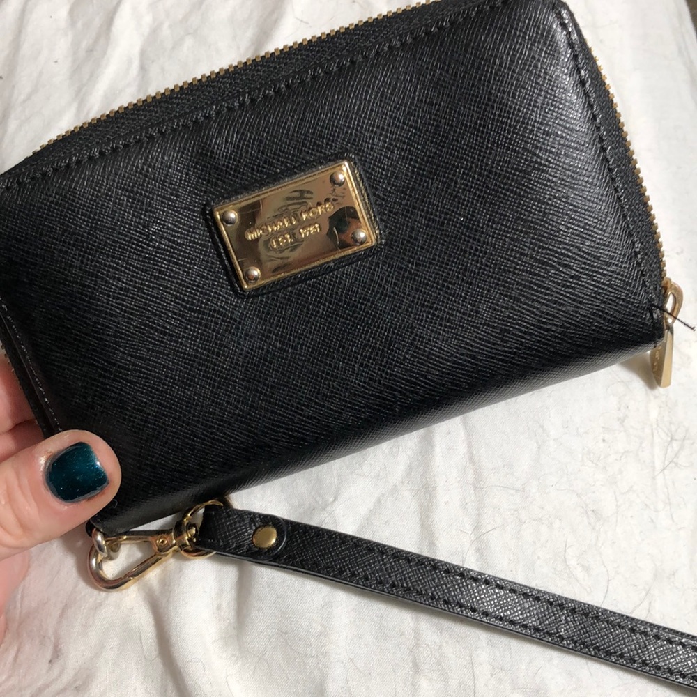 Michael Kors Wristlet Black no flaws